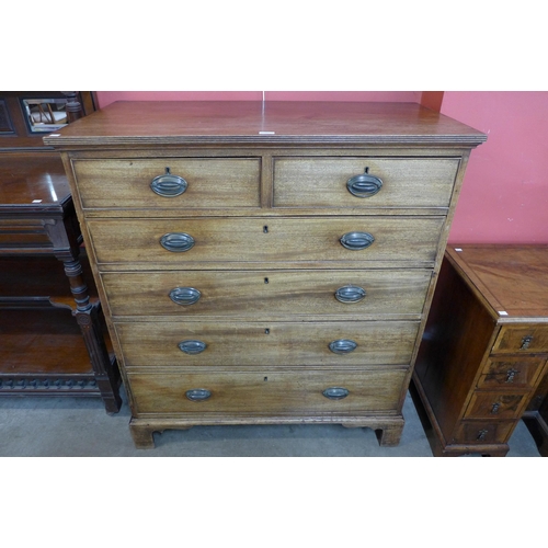 22 - A George III mahogany chest of drawers