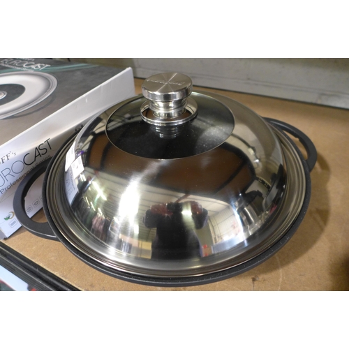 3004 - Berghoff Eurocast Chinese Wok (32cm) (285-70) * This lot is subject to VAT