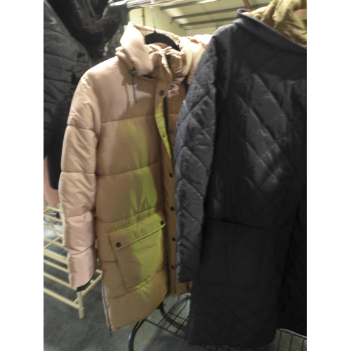 3033 - 3 Women's hooded coats - mixed sizes/style/colour * this lot is subject to VAT