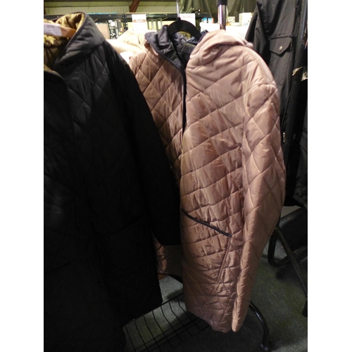 3033 - 3 Women's hooded coats - mixed sizes/style/colour * this lot is subject to VAT