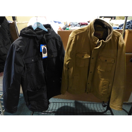 3039 - 2 men's Levi jackets - mixed sizes/style * this lot is subject to VAT