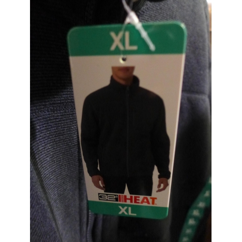 3042 - 4 Men's 32°C fleecy jackets - mixed sizes/colour * this lot is subject to VAT