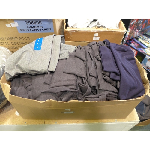 3056 - Box of men's Jach's and 32°C sportswear - various sizes, styles, etc. * this lot is subject to VAT