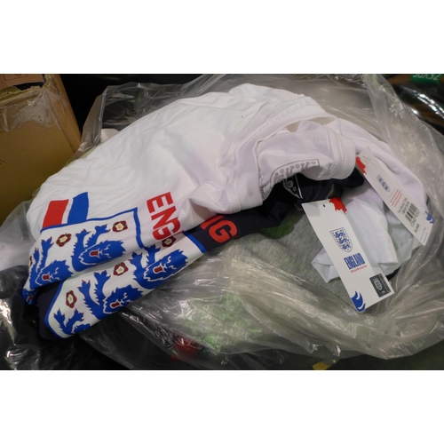 3065 - Bag of England branded sportswear - mixed sizes, styles, etc. * this lot is subject to VAT