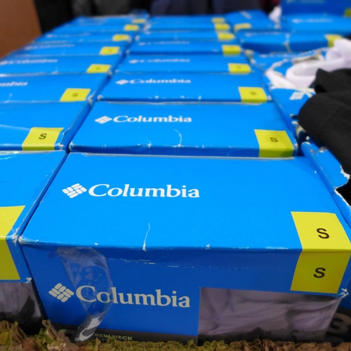 3067 - 8 Packs of men's Columbia T-shirts size small * this lot is subject to VAT