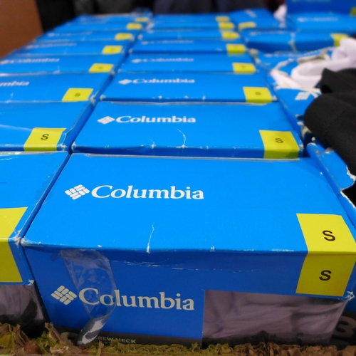 3068 - 8 Packs of men's Columbia T-shirts size small * this lot is subject to VAT