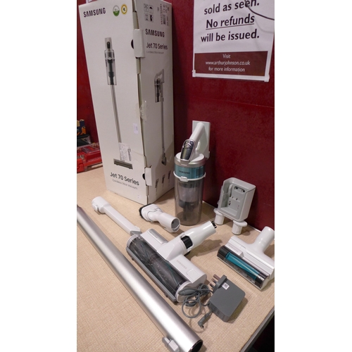 3092 - Samsung Jet 70 Pet Vacuum Cleaner, No Battery original RRP £299.99 + VAT (284-52) * This lot is subj... 