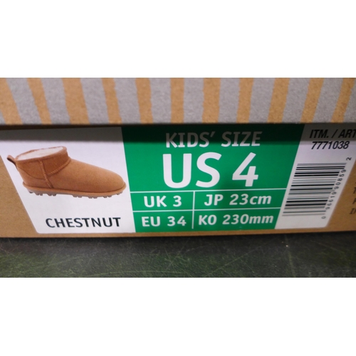 3264 - 2 Pairs of children's chestnut Shearling ankle boots - size UK 1 & 3 * this lot is subject to VAT