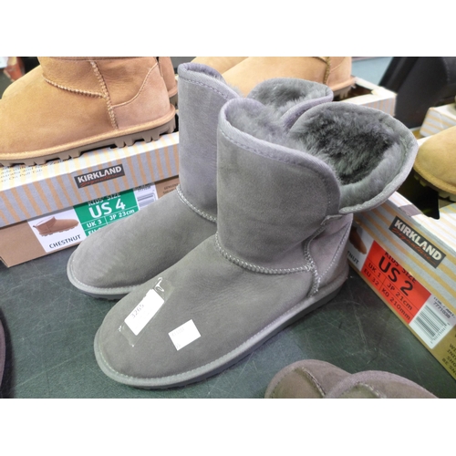 3265 - Pair of women's grey Shearling boots - UK size 6 * this lot is subject to VAT