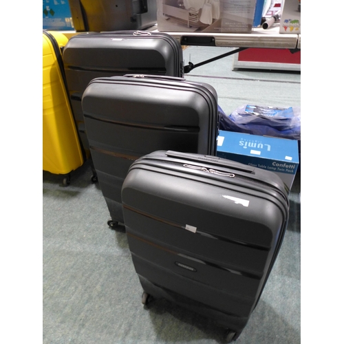 3302 - At Bon Air Black Suitcase Set (Large/Medium/Carry-On), original RRP £133.33 + VAT  (283-335) * This ... 