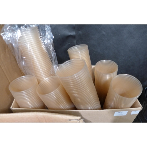 3334 - Box of plastic/takeaway drinks glasses * this lot is subject to VAT