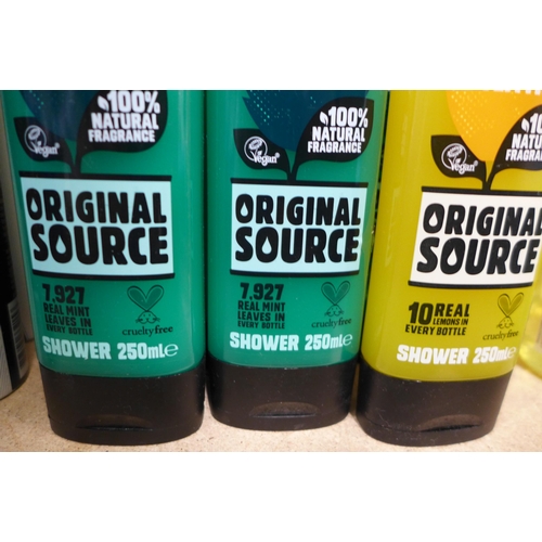 3338 - 6 x 250ml bottles of Original Source shower gel (5 x mint and tea tree and 1 x zesty lemon) * this l... 