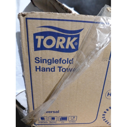 3352 - Box of Tork single fold hand towels (for dispenser machine) * this lot is subject to VAT