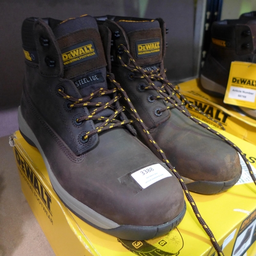 3388 - Pair of men's DeWalt brown steel toe cap boots UK size 9 * this lot is subject to VAT