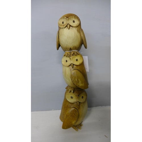 1307 - A wood effect owl trio tower, H 17cms (3033307)   #