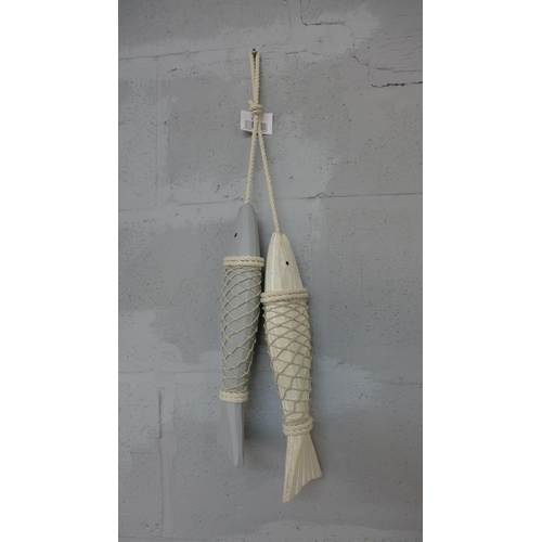 1413 - A hanging wooden fish bunch H60cm (884307)