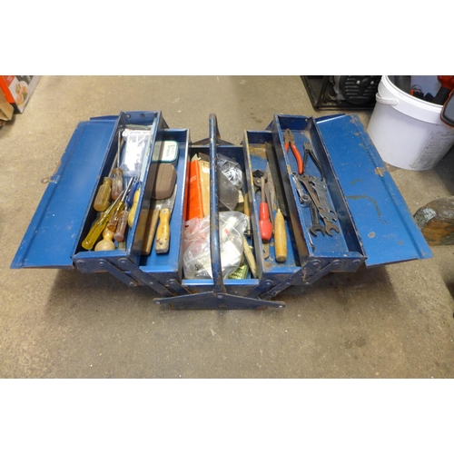 2003 - Cantilever tool box with hand tools