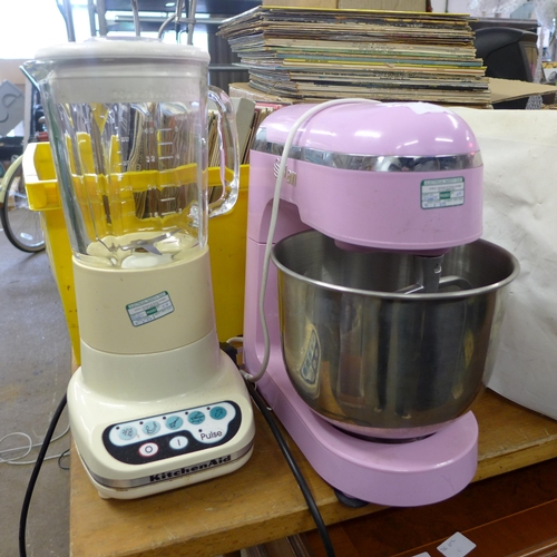 2079 - Swan mixer and Kitchenaid blender