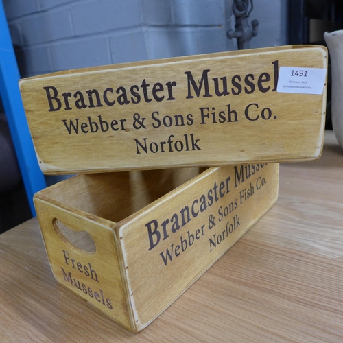 1491 - A pair of Brancaster Mussels wooden storage boxes (FL3805)