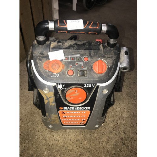 2083 - Black &  Decker jump-start charger - W