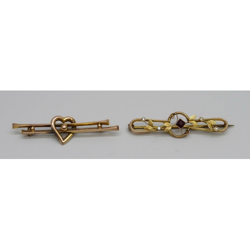 1052 - Two 9ct gold brooches, 3.8g