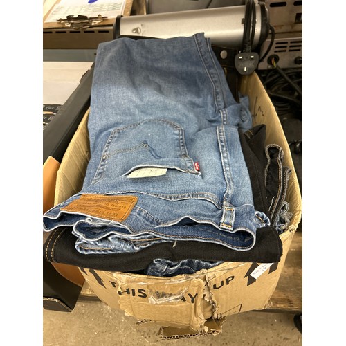 2108 - 10 Pairs of jeans, mixed sizes, colours and styles