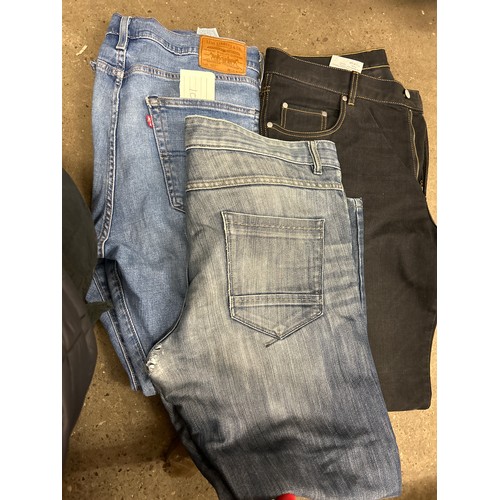 2108 - 10 Pairs of jeans, mixed sizes, colours and styles
