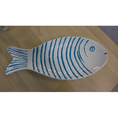 1398 - A ceramic fish plate L30cm (563304)
