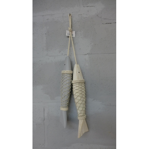 1406 - A hanging wooden fish bunch H60cm (884307)