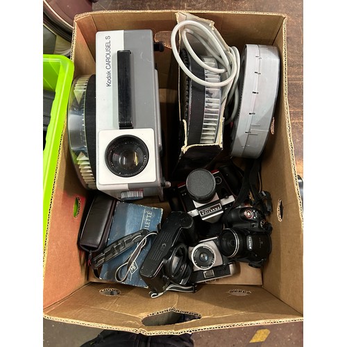 2319 - Photographic job lot: many retro and vintage box and 35mm SLR cameras and lenses - Canon, Praktica