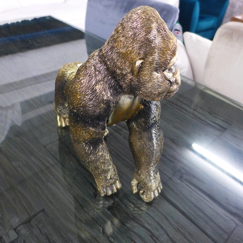 1502 - A decorative resin gorilla, H 32cms (2918722)   #