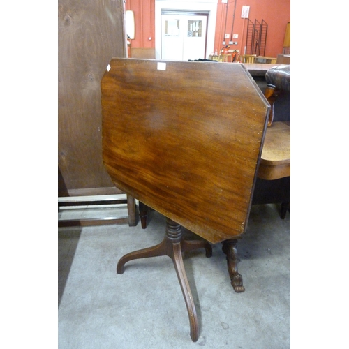 162 - A Victorian mahogany octagonal tilt-top tripod tea table