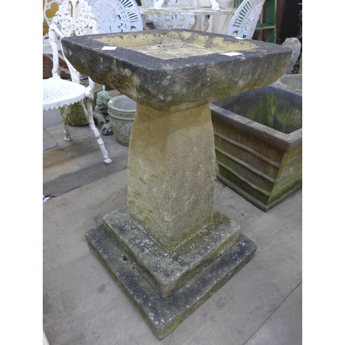 277A - A concrete garden bird bath