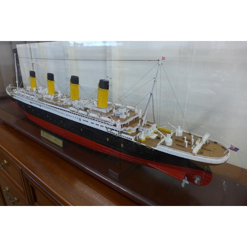 282 - A cased model of RMS Titanic