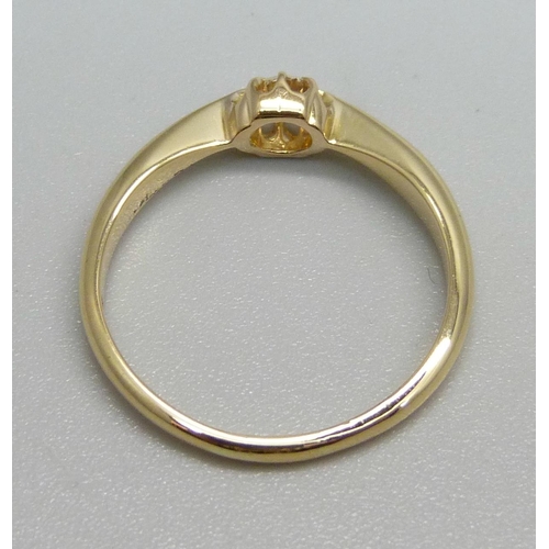 1126 - An 18ct gold and diamond ring, 2.2g, N