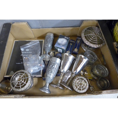 1183 - A collection of plated items and other metalwares **PLEASE NOTE THIS LOT IS NOT ELIGIBLE FOR POSTING... 