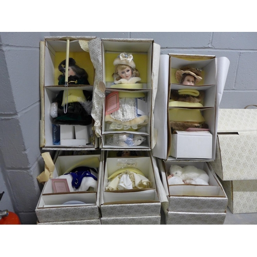 1188 - Ten Franklin Mint Collection dolls, box and papers **PLEASE NOTE THIS LOT IS NOT ELIGIBLE FOR POSTIN... 