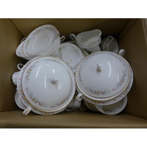 1202 - A box of Mayfair bone china tea and dinnerwares **PLEASE NOTE THIS LOT IS NOT ELIGIBLE FOR POSTING A... 