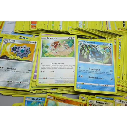 633 - Pokemon cards:- 400 Crown Zenith and 10 Holo cards
