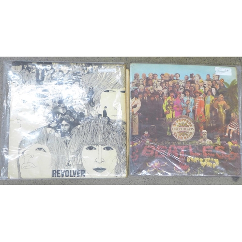 674 - Two The Beatles LP records; Revolver dash/first pressing XEX-605-1 and Sgt. Pepper original wide spi... 