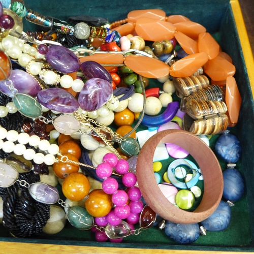 685 - Vintage and other costume necklaces