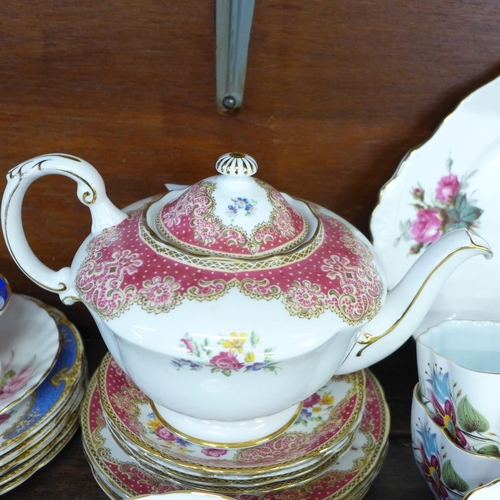700 - Hammersley, Paragon, Royal Albert and other teawares