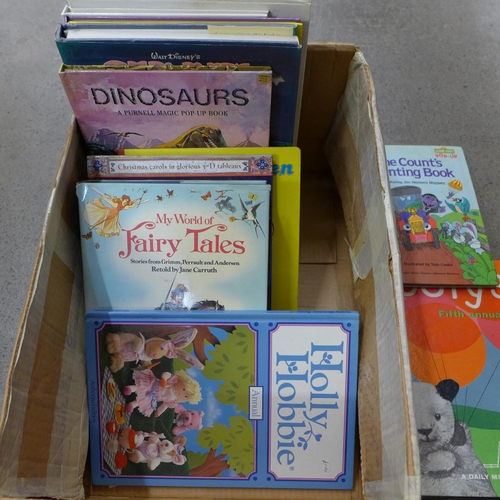 723 - A collection of children's carousel and kaleidoscope moving picture books, etc. (14)