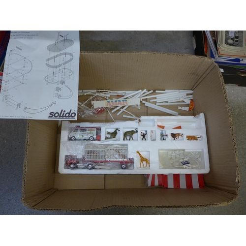 739 - Solido model circus vehicles, animals and a Big-Top in pieces with Solido instructions