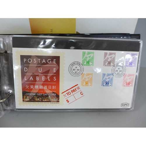 782 - Stamps:- Hong Kong 2007 Prestige stamp album and album of first day covers