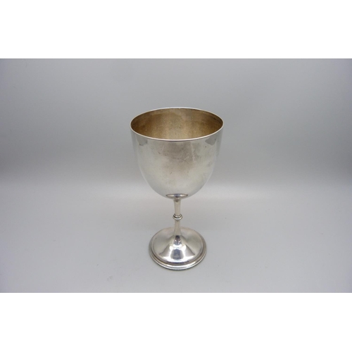 864 - A silver goblet, London 1872, Henry Holland, 109g