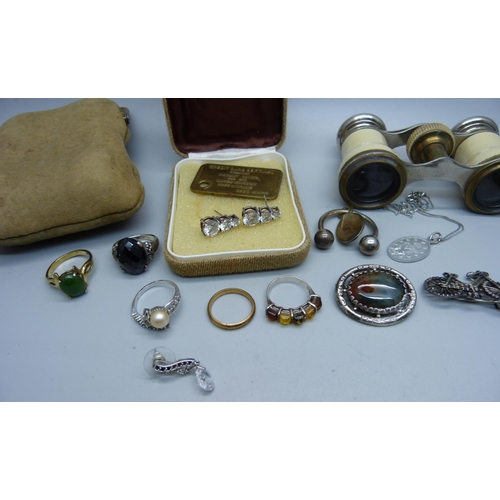 896 - Jewellery including silver, a rolled gold ring, a compact and a pair of opera glasses