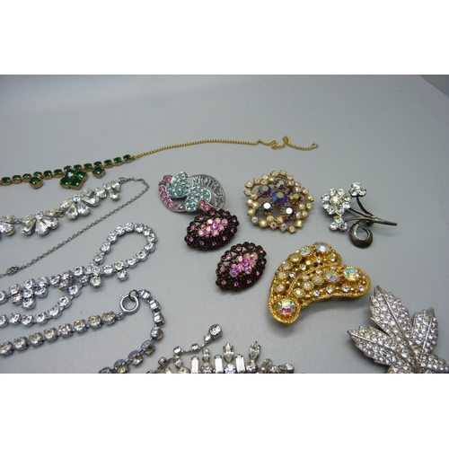 936 - Paste set jewellery