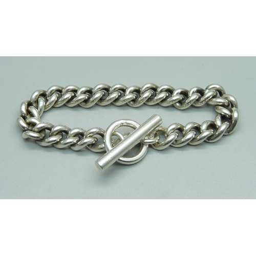 982 - A heavy silver bracelet, 67g