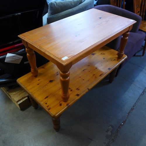 1535 - Two pine coffee tables